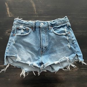 Abercrombie high rise mom short 26